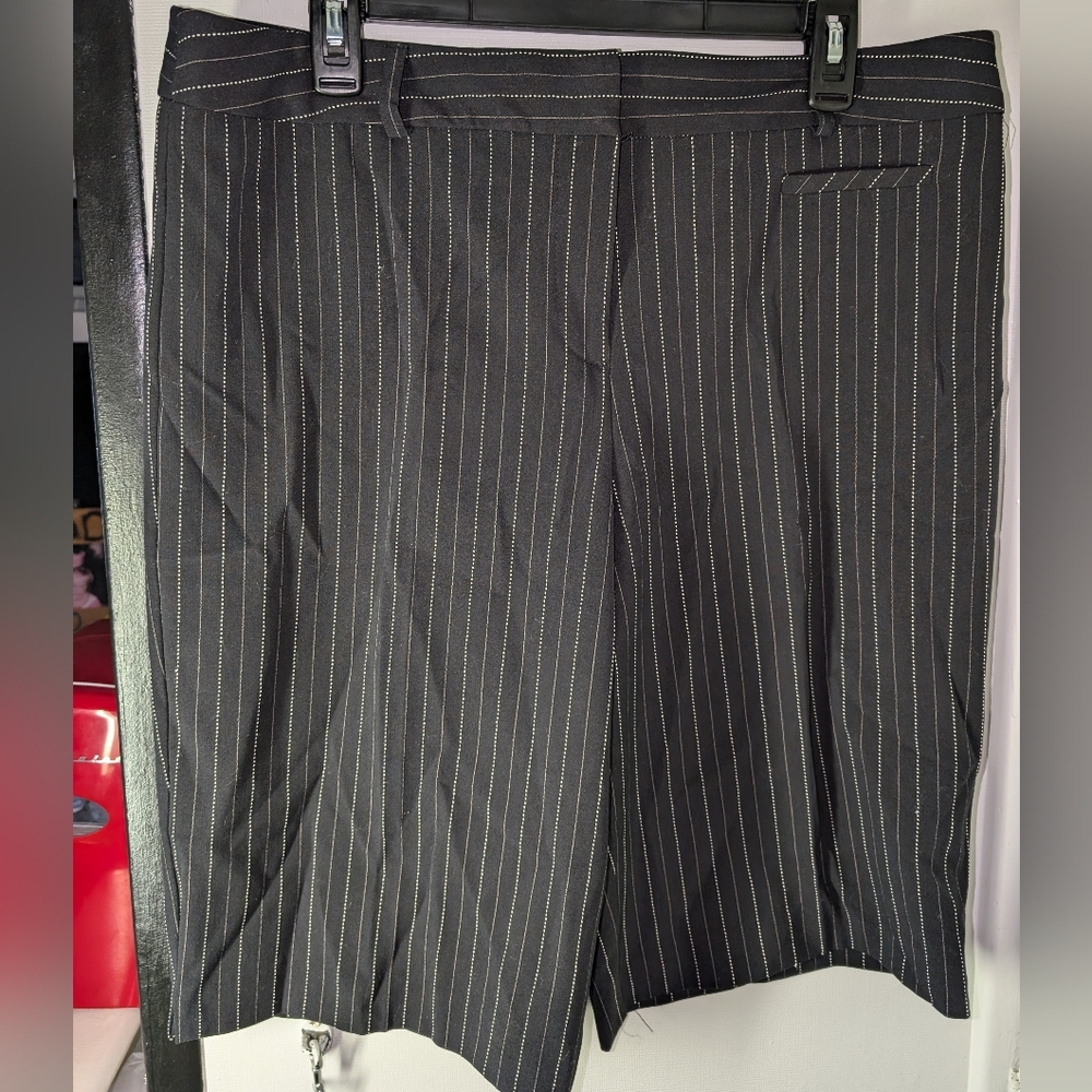 Ladies 12 George knee length shorts